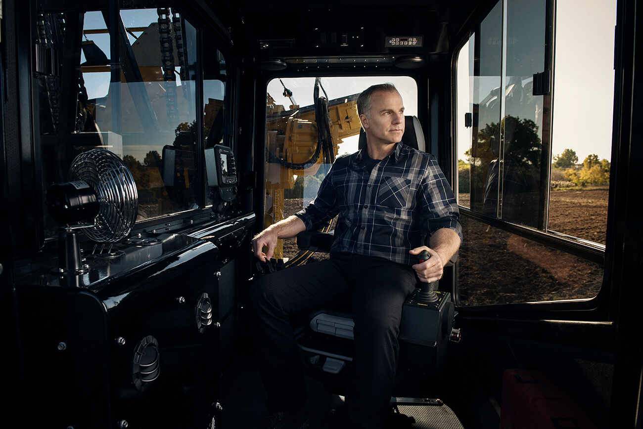 Wheel Trenchers, trenching equipment, Side Tilt Power Unit Trenchers, Trench Boxes, Tile Lift Boom